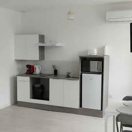 La Jean Avec Climatisation Daire Saint-Jean-dʼAngély